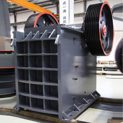 PE250*400 Macchine mobili per la frantumazione delle rocce Macchine per la frantumazione delle mascelle con alta capacità T/H 0,4-7,5 e motore CA