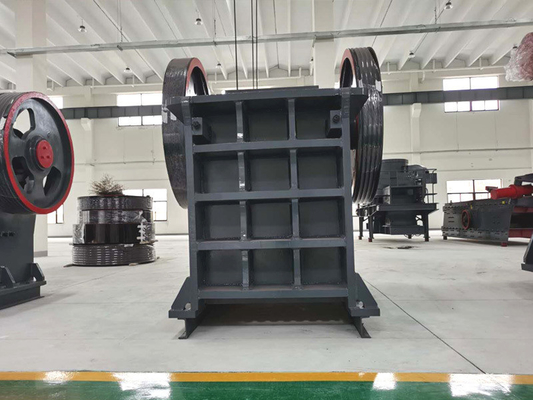 PE250*400 Macchine mobili per la frantumazione delle rocce Macchine per la frantumazione delle mascelle con alta capacità T/H 0,4-7,5 e motore CA