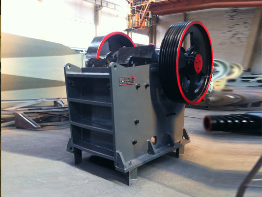 Crusher grossolano Crusher mascella con alto grado di frantumazione e dimensione delle particelle finite 5mm-20mm