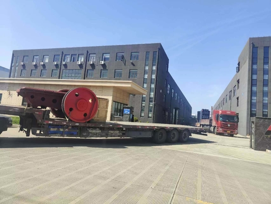 100900.000kg Pacchetto Peso lordo Macinatore di mascelle per aggregati di roccia Granito Calcare