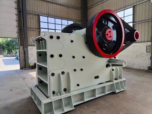 PEC106 Maciatore di mascelle per materiali di sabbia 100 tph Capacità e prestazioni orarie