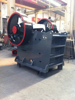 Crusher mascella di minerale pesante con dimensione di ingresso 210-1020 mm e dimensione di uscita 20-300 mm