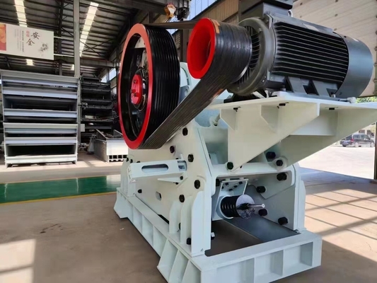 Aggregazione di roccia di marmo 10-100tph Stone Jaw Crusher con schermo vibrante e motore AC