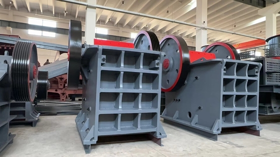 Produttori di macchine per la frantumazione delle mascelle di grande dimensione con installazione sotto guida tecnica