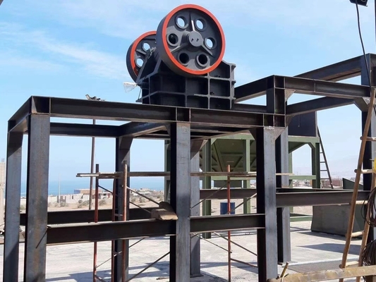 55-75kw Potenza del motore PE600*900 trituratore per la frantumazione di calcare/granito/pietra di fiume/basalto