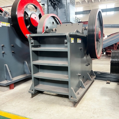 Rocks Granite Marmo Pec Jaw Stone Crusher con convogliatore cintura di ingresso Dimensioni 0-410mm