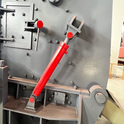 Servizio post-vendita 1 anno Competitive PF1315 Impact Crusher per la miniera di cantine a Sell