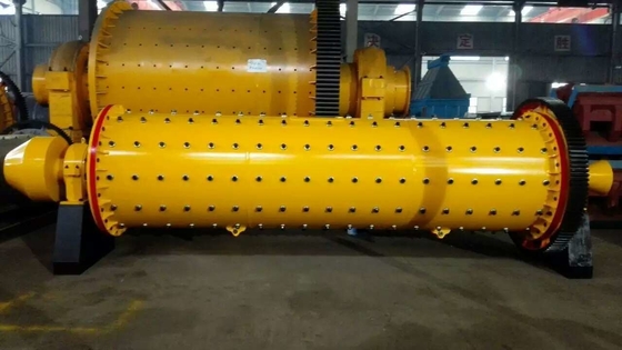 Ingegnere assegnato 10-100tph Ore Ball Mill da con velocità di rotazione 18-37kw